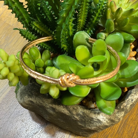 Delicate Bracelets - Picture 3 of 13